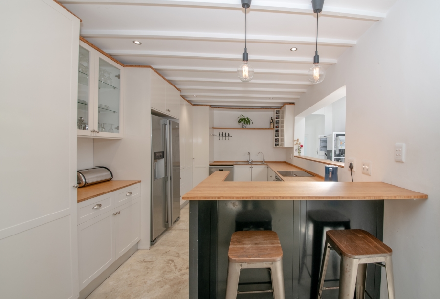 4 Bedroom Property for Sale in Pringle Bay Western Cape
